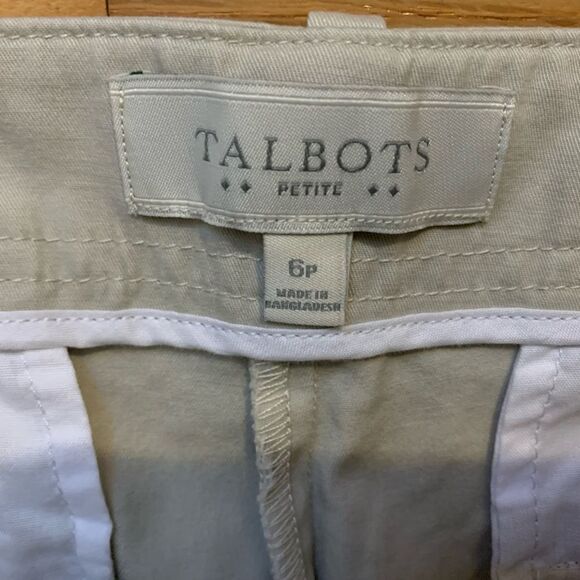 Talbots 6P tan pull on Bermuda shorts - Picture 2 of 4